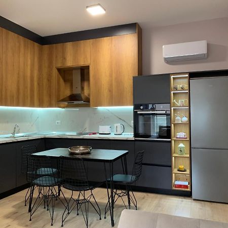 Lovely 1-Bedroom Condo In Tirana Wifi-Netflix-Ac Zewnętrze zdjęcie